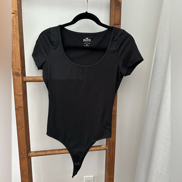 Hollister Soft Stretch Seamless scoop-neck bodysuit - Picture 3 of 6